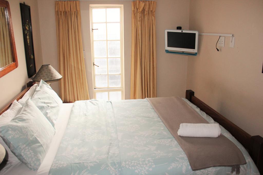 Forty8 Backpackers Hotel Cape Town Exterior photo